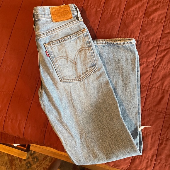 Levi’s Wedgie Straight Jeans - Picture 2 of 6